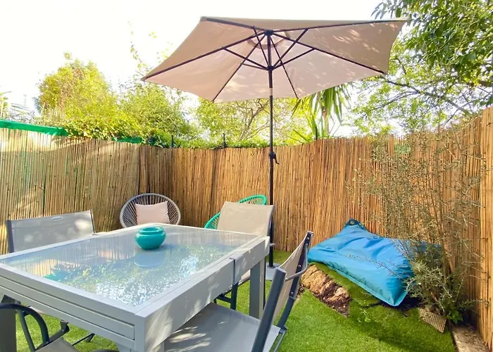 Le Chataignier Modern Center Parking Garden アパート *