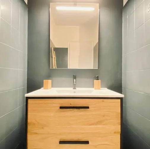 Le Chataignier Modern Center Parking Garden * アンティーブ